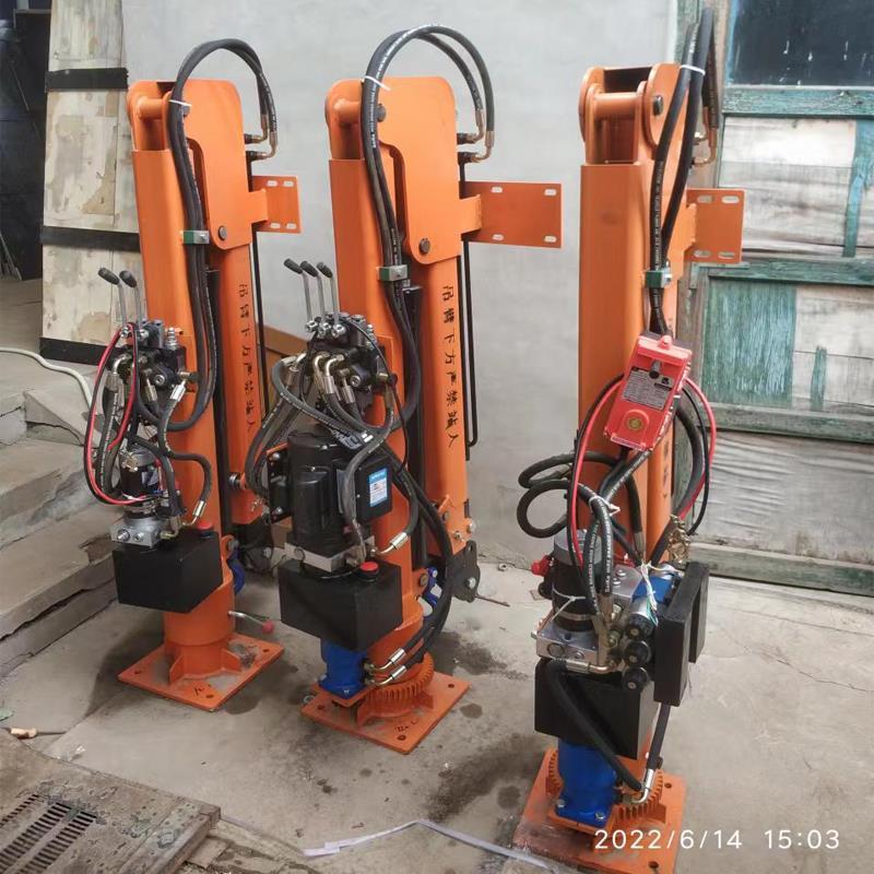 柏乡县重汽蓝牌随车吊 3.2吨 国六动力强 液压驱动 农用自卸起重机